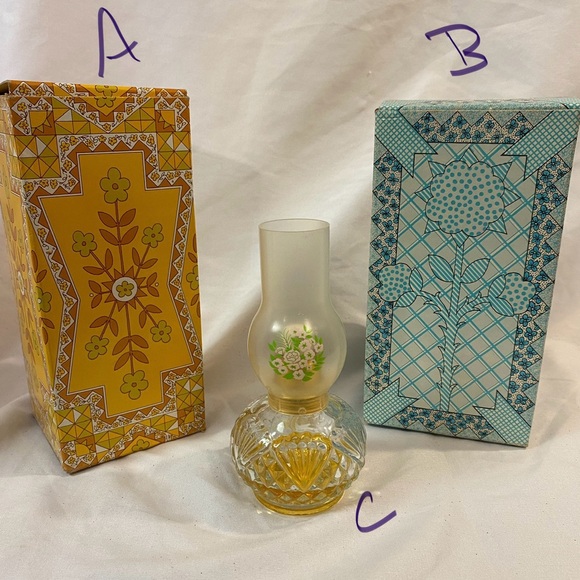 3 vintage Avon decanters (#1) - Picture 2 of 9